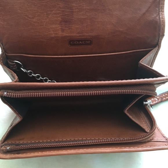 Authentic brown leather Coach wallet and keychain - Picture 6 of 7